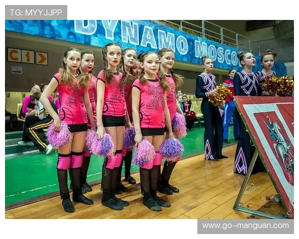 芝加哥火焰啦啦队新舞蹈展现城市地标魅力