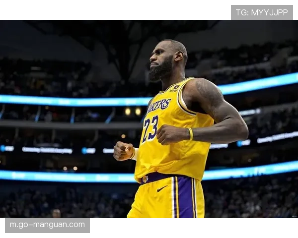 詹姆斯预计11月下旬复出，湖人谨慎管理其上场时间