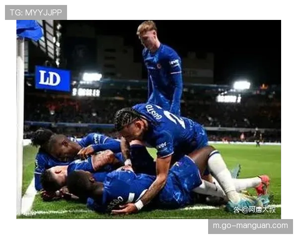 切尔西对阵富勒姆，边后卫罗宾逊传中助攻再现