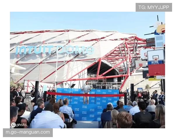 直觉穹顶球馆迎全明星首秀,快船新主场成洛杉矶新地标 直觉穹顶球馆迎全明星首秀,快船新主场成洛杉矶新地标